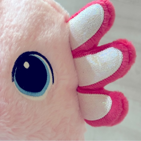 PINK CHARACTER BEANIE.  NWOT.   CUTE BEANIES ARE ALWAYS IN STYLE. - Picture 5 of 9